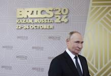 Apuntalado por los Brics, Putin se afianza frente a Occidente antes de una cumbre clave