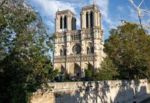 Francia estudia cobrar la entrada a la catedral de Notre Dame de París.