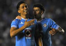 Cruz Azul aplasta a Juárez y se aleja en la cima del fútbol mexicano