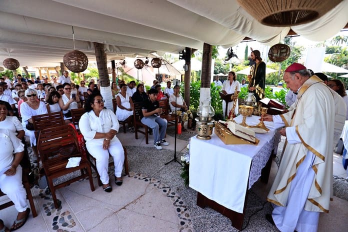 Acapulco recuerda a las decenas de muertos tras un año del huracán Otis