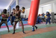 El kickboxing pega fuerte en Senegal