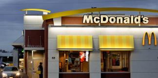 Cebollas de McDonalds son la fuente probable de las 90 intoxicaciones en EEUU