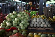 Bukele abre central de abasto de alimentos para contener alzas en El Salvador