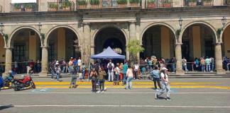 Ambulantes protestan en el Centro tapatío; le exigen espacios a Verónica Delgadillo