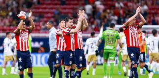 Chivas empata con Pumas y complica su pase a la liguilla