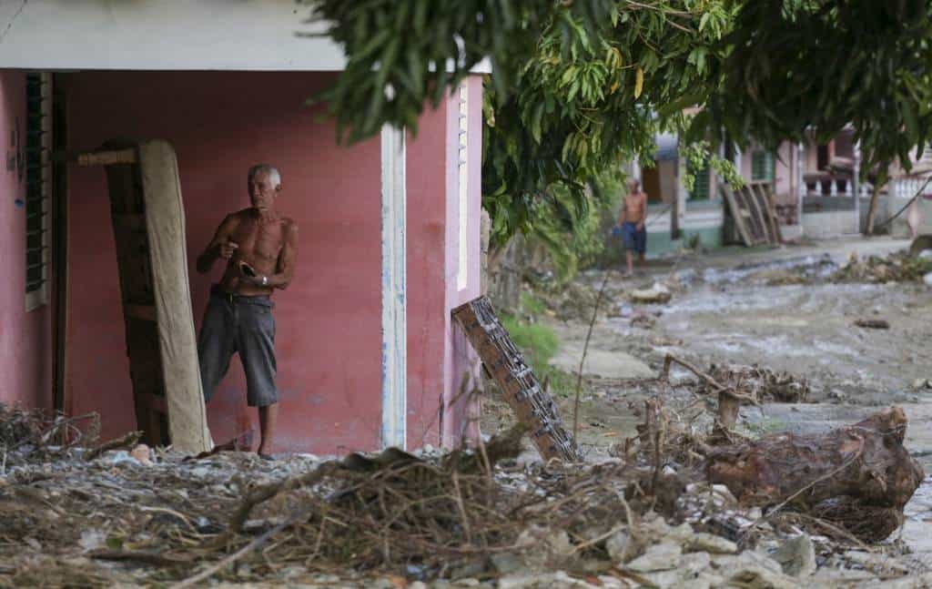 Gran parte de Cuba recupera la luz tras paso de huracán Rafael