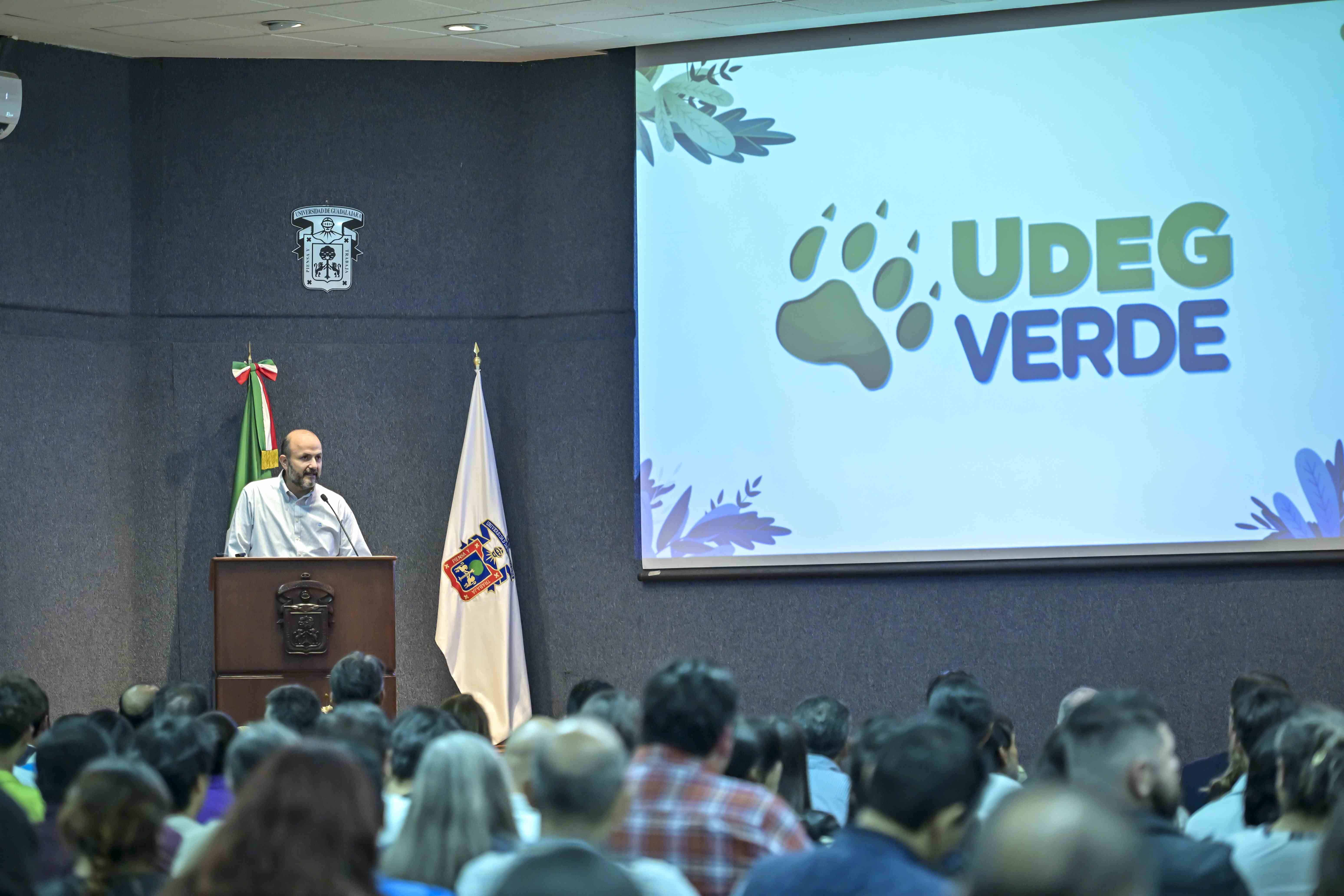 Para reducir la huella ecológica y el impacto ambiental, nace UdeG Verde