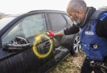 Policías locales de toda España siguen revisando los coches arrastrados por la riada