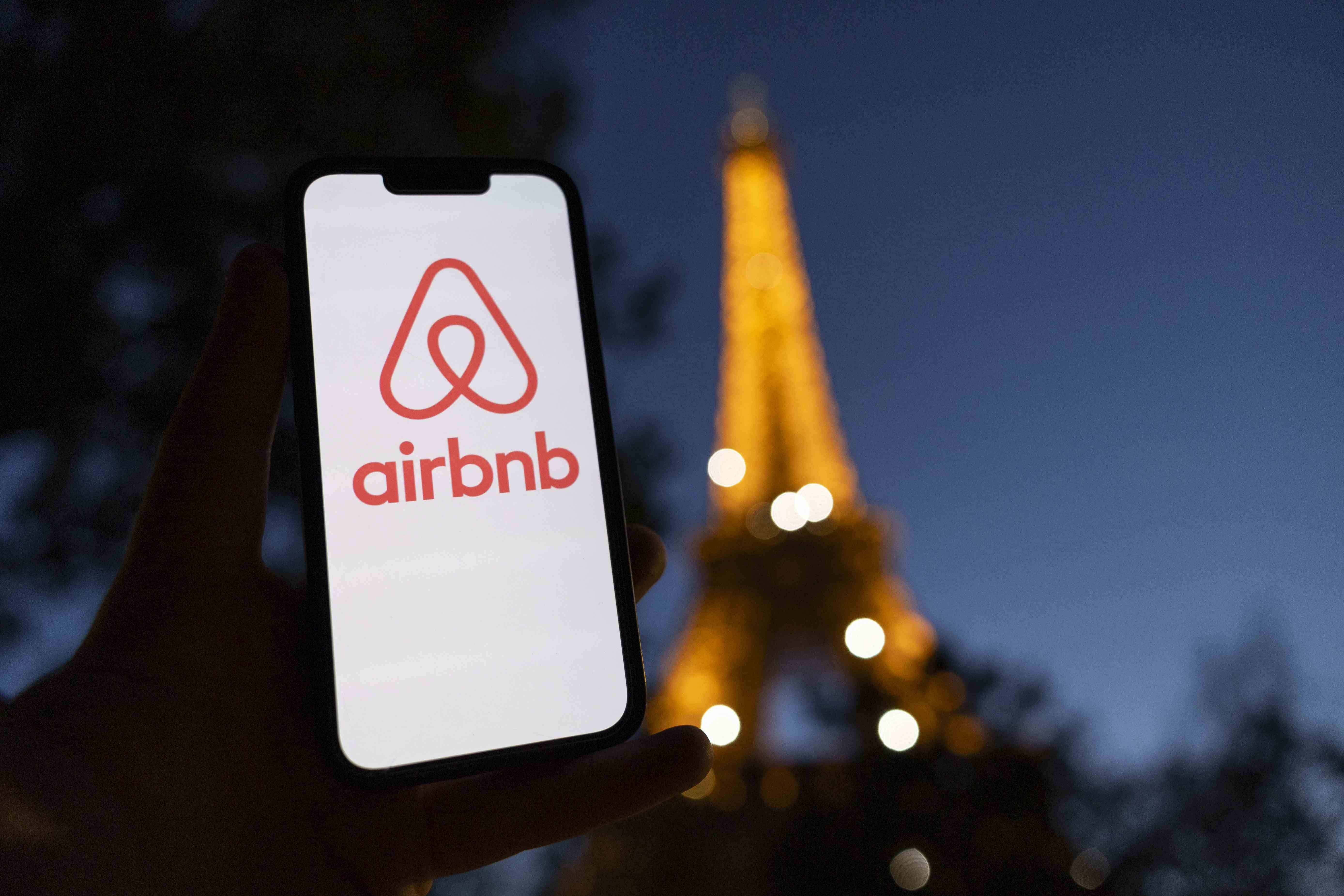 Francia aprueba una mayor regulación para AirBnB y otros alojamientos vacacionales