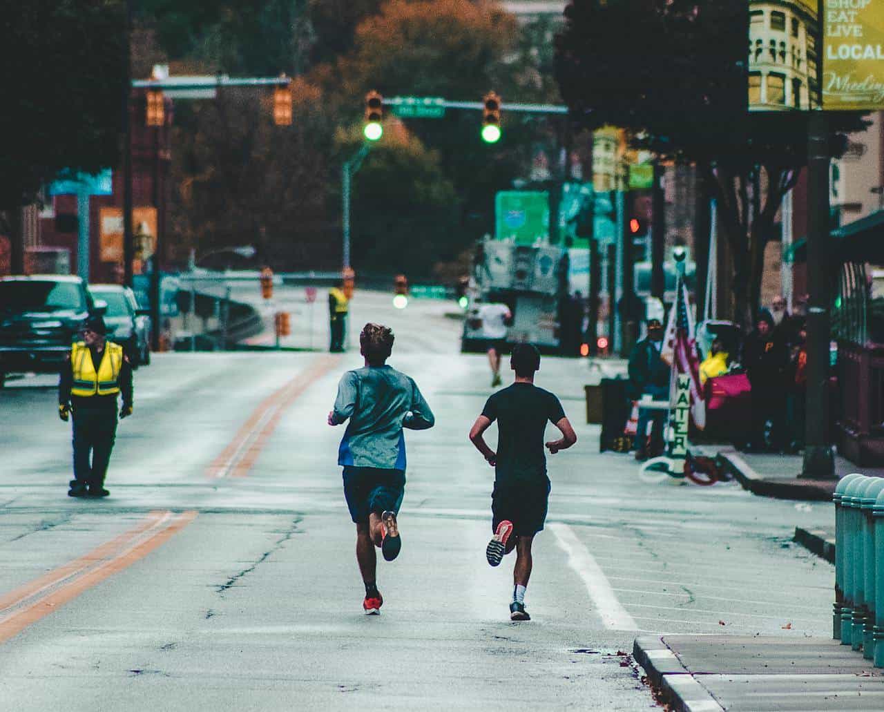 Por maratón internacional, habrá cierres viales importantes este domingo hasta las 13:30