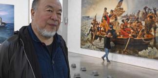 El pintor y escultor Weiwei da más valor en el arte a los sentimientos que a la IA