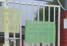 Paro laboral en escuela primaria de Casimiro Castillo ante denuncias de conducta inapropiada de un maestro.