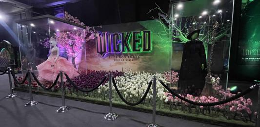 Inauguran la museografía del vestuario de The Wicked