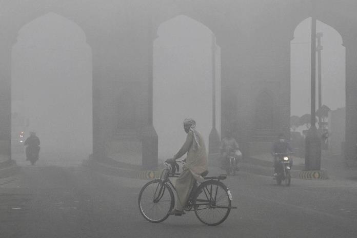 El récord de contaminación en Pakistán dispara los niveles de angustia y ansiedad