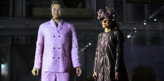 La artista Alicia Framis y el holograma AILex ya son marido y mujer