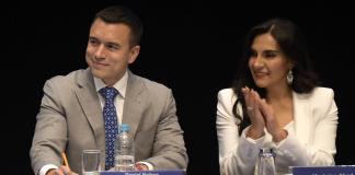 Presidente de Ecuador designa vicepresidenta interina en medio de crisis política