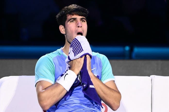 Un irreconocible Alcaraz pierde ante Ruud en su estreno en el Masters ATP