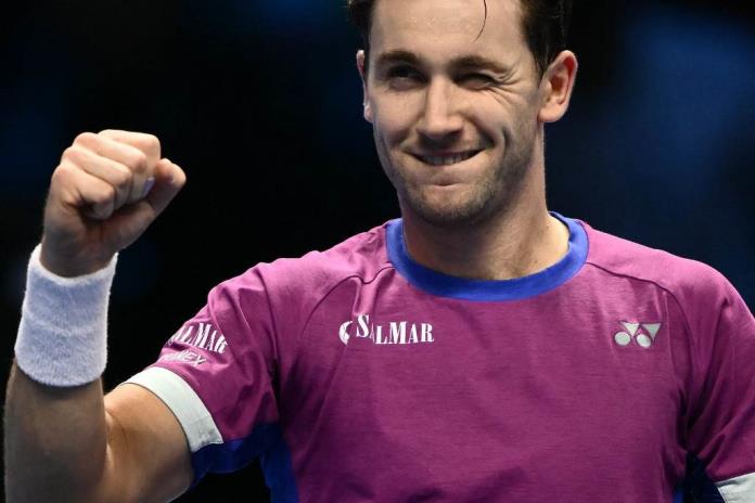 Un irreconocible Alcaraz pierde ante Ruud en su estreno en el Masters ATP