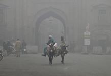 Llevamos días sin ver luz del sol: vivir en Lahore, la ciudad más contaminada del mundo