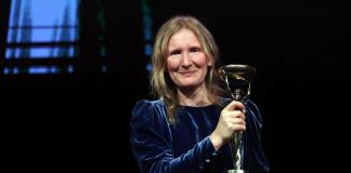 Samantha Harvey obtiene el premio Booker con su epopeya espacial Orbital