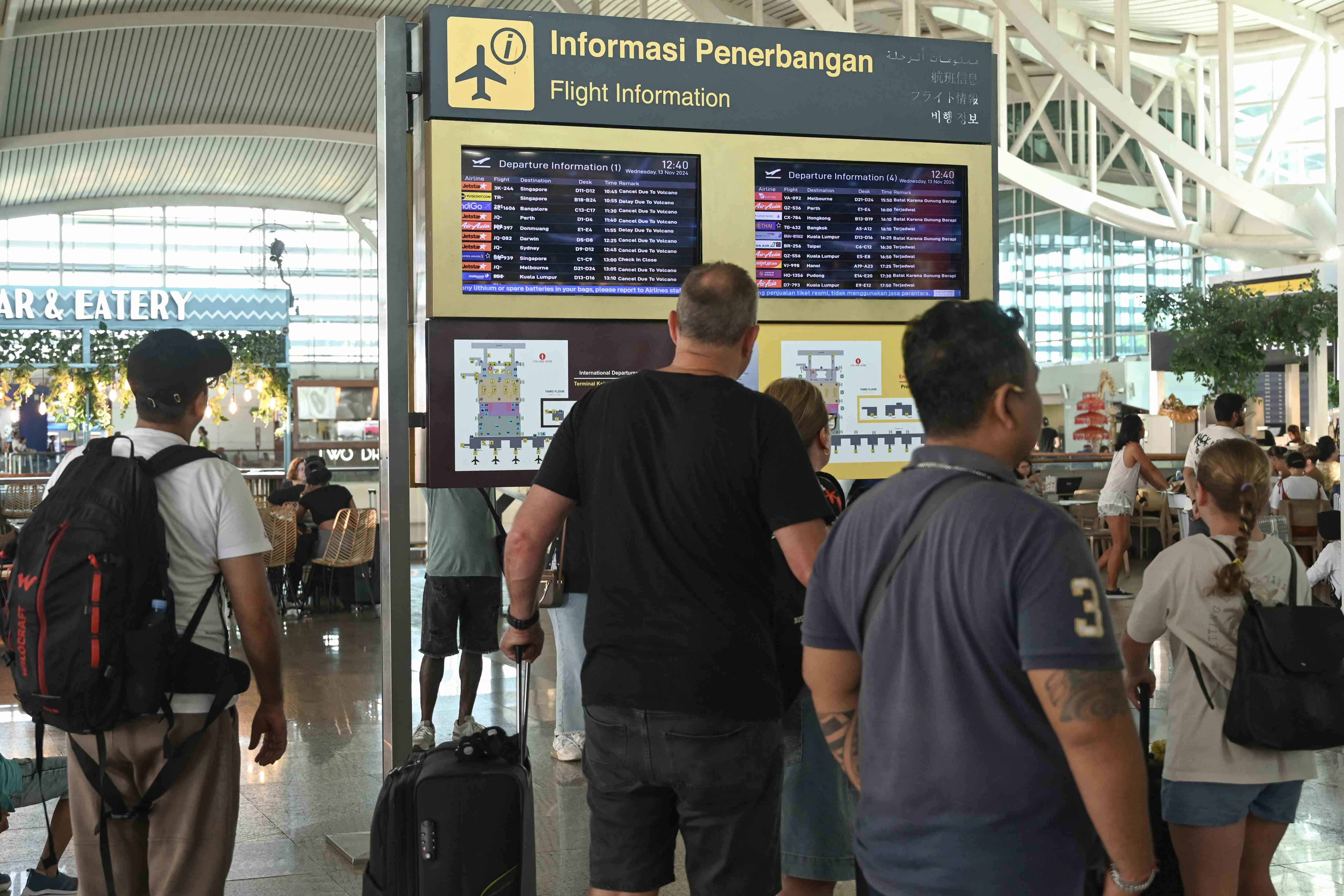 Varías compañías anulan sus vuelos a Bali por la erupción de un volcán