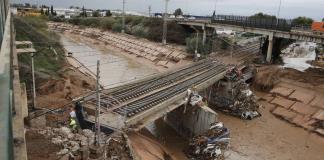 Empiezan a fumigar en la zona cero de la dana en Valencia contra el aumento de mosquitos