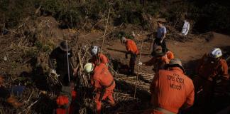 Los Topos Aztecas de México buscan en Valencia a desaparecidos con rostro y apellidos