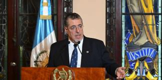 Fiscalía acusa al presidente de Guatemala de violar su autonomía