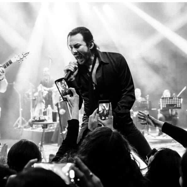 Beto Cuevas se despide de 2024 con concierto en Guadalajara y nuevos discos