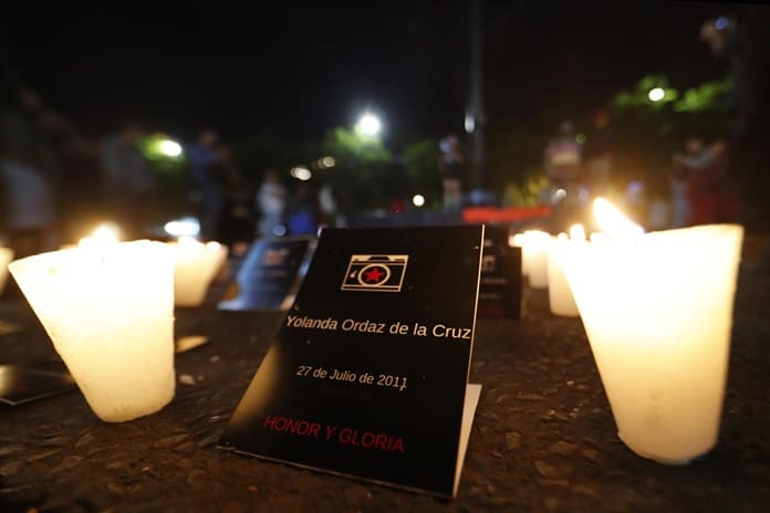 Honran a periodistas asesinados con un memorial en Guadalajara