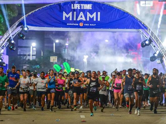 El Maratón de Miami rompe récords con más de 29.000 corredores inscritos