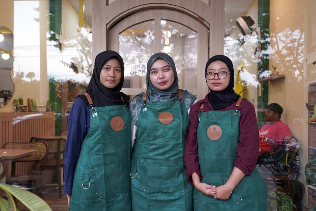 Un café de mujeres rompe estereotipos en la provincia más conservadora de Indonesia