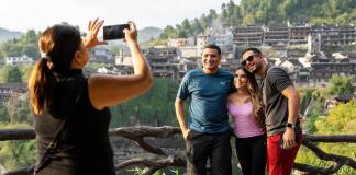 Turistas internacionales exploran el interior del país aprovechando la ola de Viaje por China