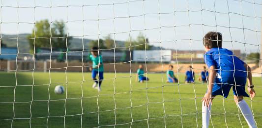 Implementarán en Paraguay plan que garantizará escuela para niños y jóvenes futbolistas