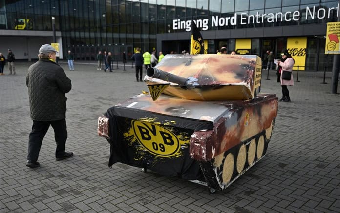 El patrocinio de empresa armamentística crea revuelo en Borussia Dortmund