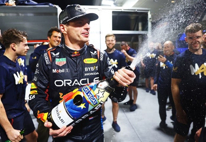 Verstappen: Soñaba con victorias y podios, las cosas normales, pero esto es increíble