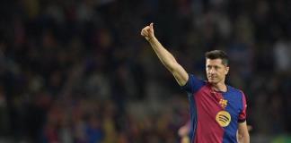 El delantero del Barça Robert Lewandowski marca su gol 100 en Champions