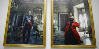 Felipe VI y Letizia, con vestido de Balenciaga, vistos por la fotógrafa Annie Leibovitz