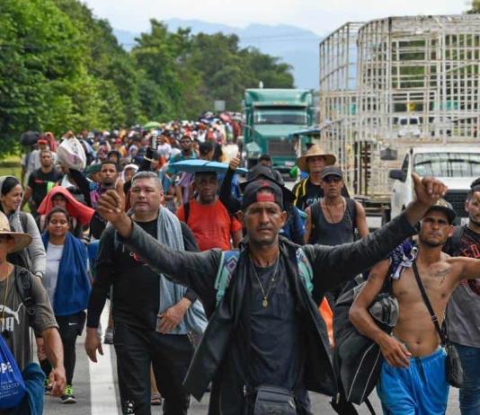 Caravana migrante cambia de ruta en México