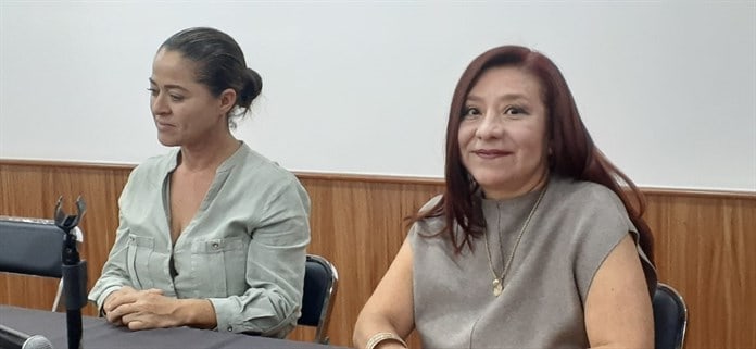 Madre de una chica lesbiana comparte en un libro su experiencia para ayudar a otras mamás