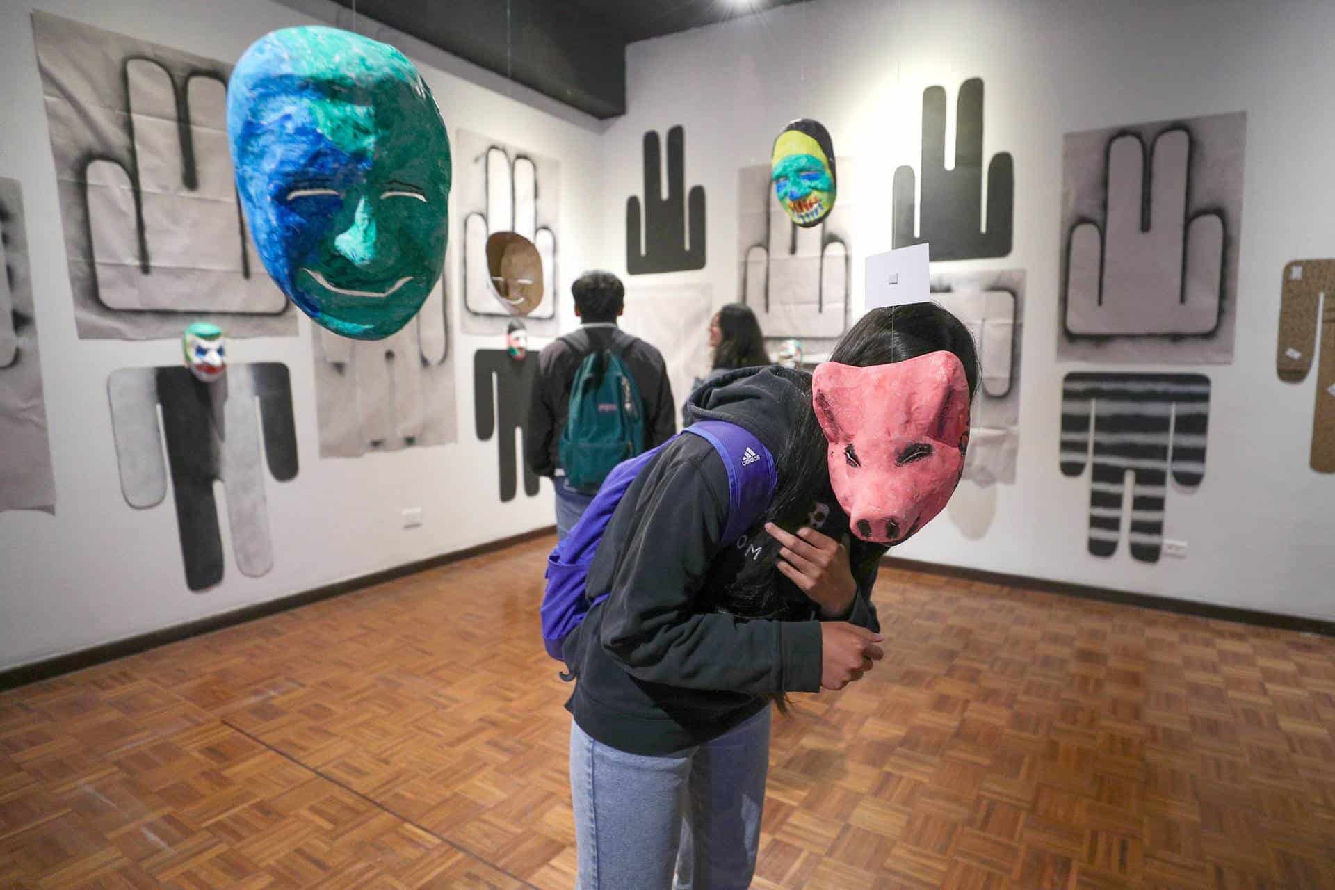 Con obras de pacientes psiquiátricos, ‘Entretejidos’ enlaza arte y salud mental en Ecuador