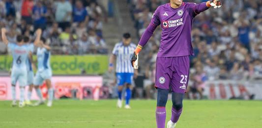 Lesión del colombiano Kevin Mier estremece el fútbol mexicano