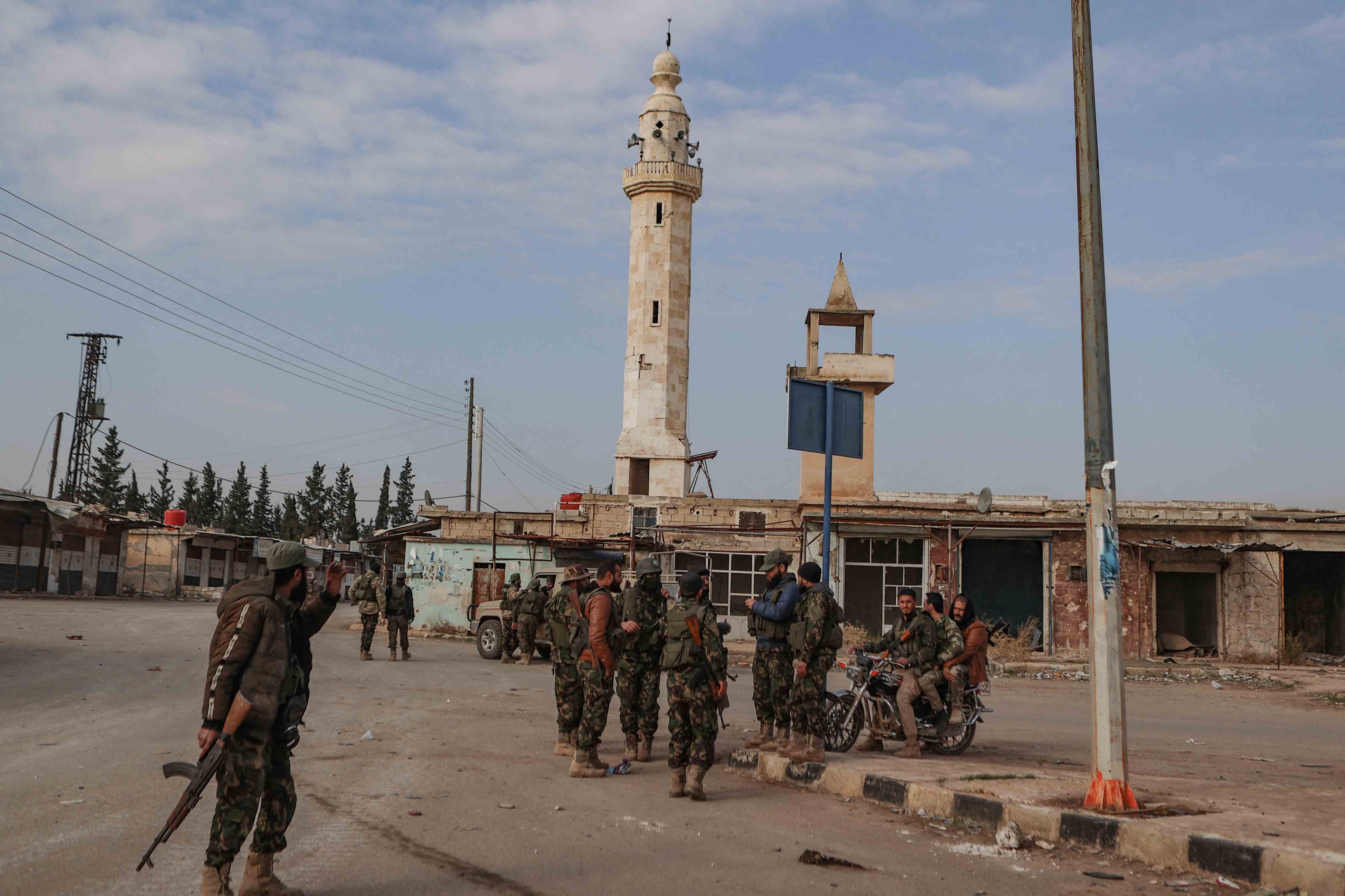 Fuerzas yihadistas entran en la segunda ciudad siria tras una fulgurante ofensiva