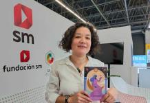 ‘Grimorio’, un poemario de fórmulas mágicas que Ana Romero presenta en la FIL