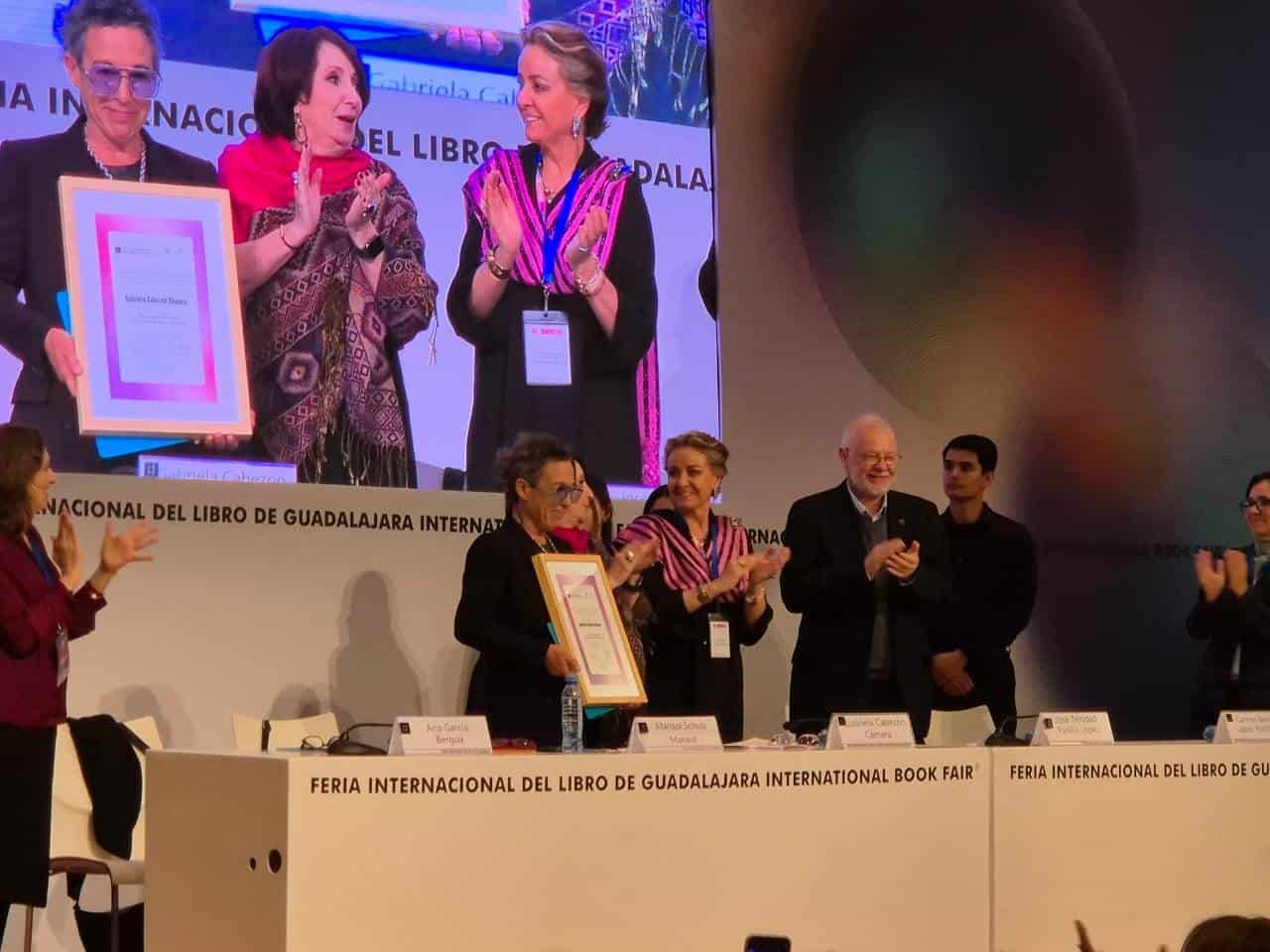 Gabriela Cabezón Cámara recibe el Premio de Literatura Sor Juana Inés de la Cruz 2024