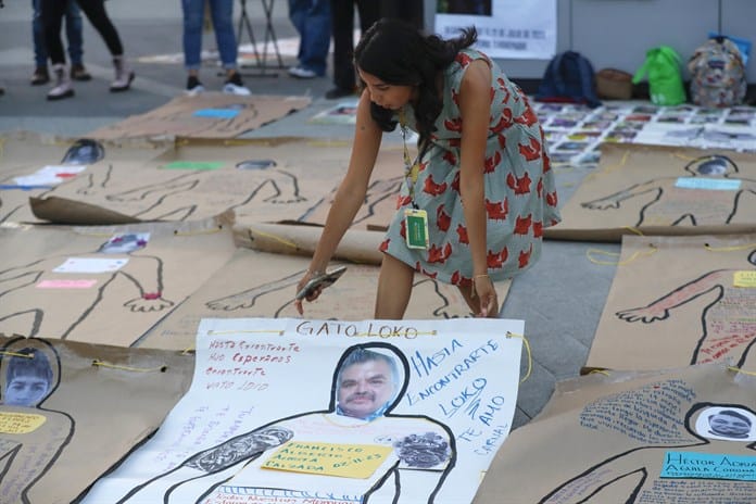 La FIL es escenario de protesta para exigir justicia por personas desaparecidas