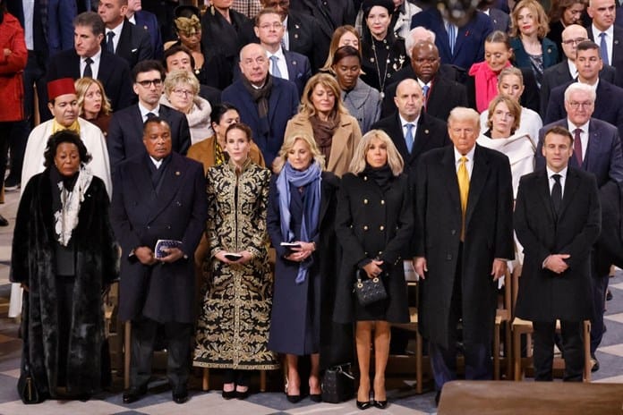 Notre Dame de París abre de nuevo sus puertas al mundo