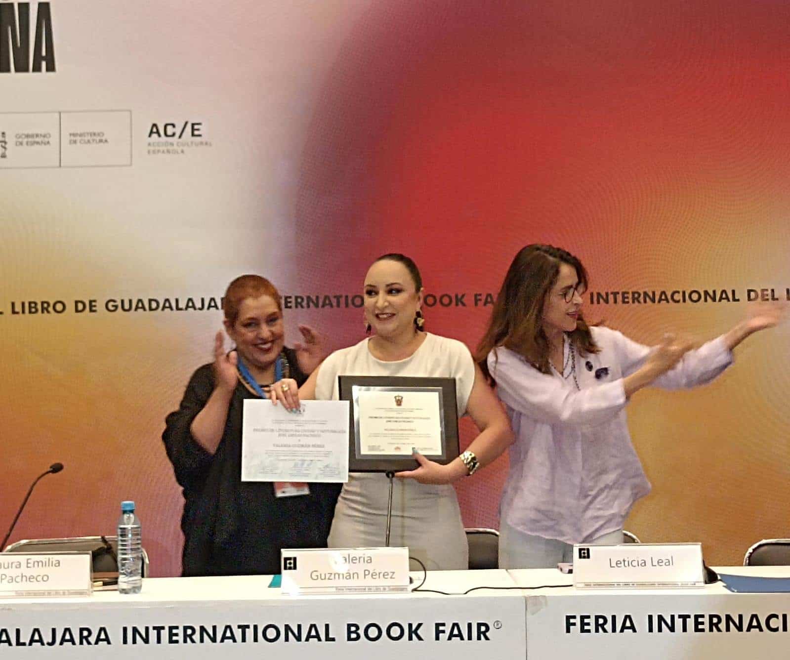 Ganadora de Premio José Emilio Pacheco apoyará a escritoras independientes