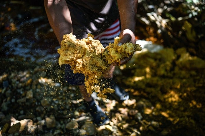 Bukele apuesta a minería para impulsar economía de El Salvador y genera polémica