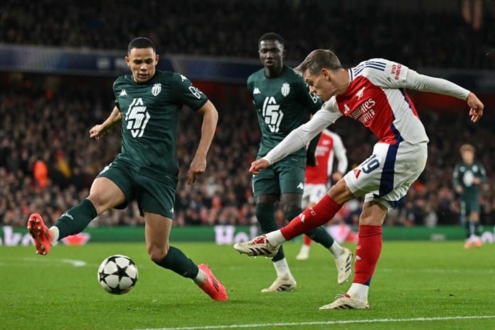 3-0. El Arsenal se sube al carro de los trece puntos